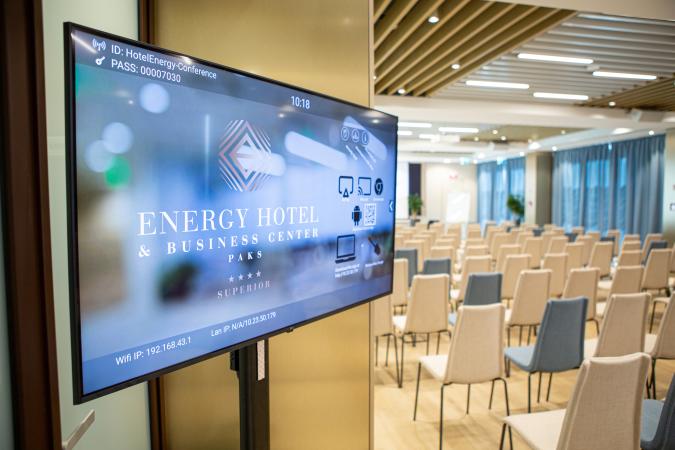 Paks Energy Hotel &ndash; modern AV &eacute;s hangrendszer egy ipari k&ouml;rnyezetben megval&oacute;sult sz&aacute;llodaprojektben