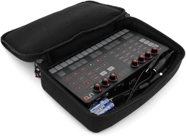 IK Multimedia UNO Synth Travel case